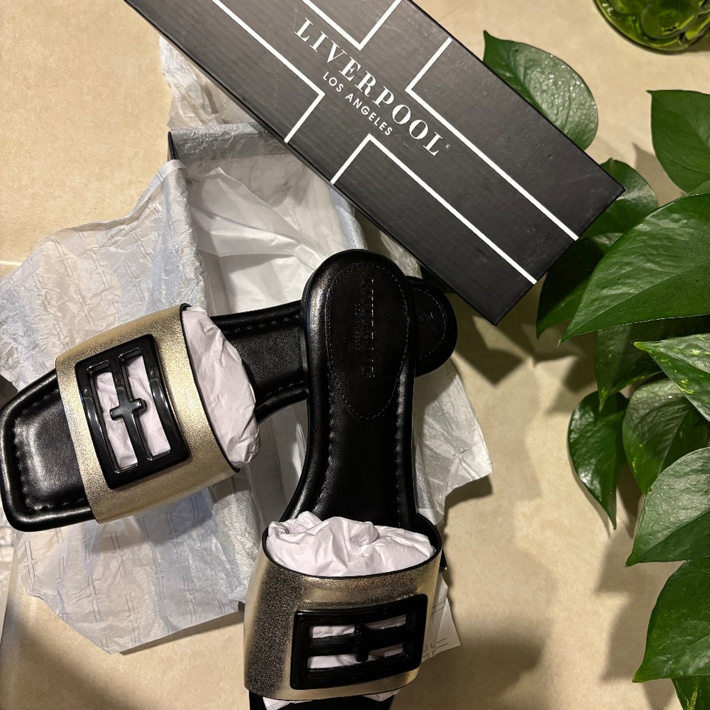 Liverpool Los Angeles Dunbar Logo Medallion Light Gold Sandal